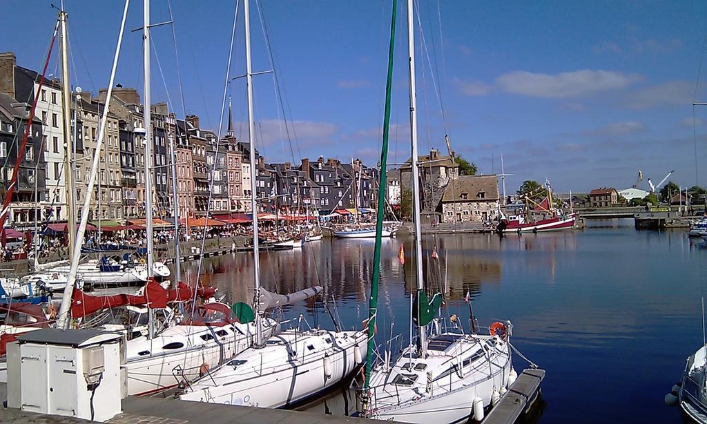 Le Duplex Apartment Honfleur Exterior photo